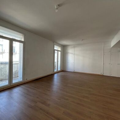 Appartement 5 pièces 1470 €
