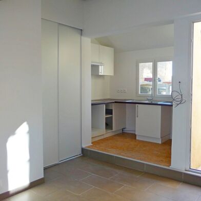 Appartement  345 €