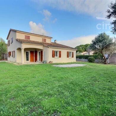 Maison 6 pièces 1390 €