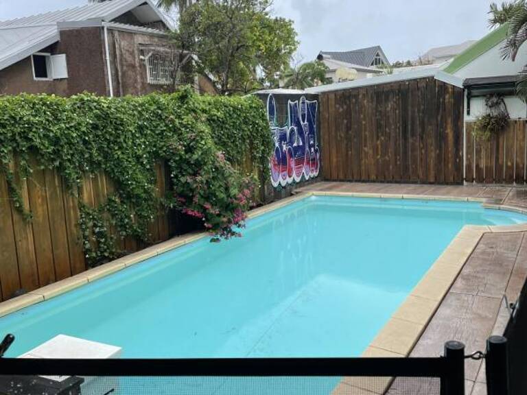 Villa F5 de 129 m2 avec piscine sur Rivière des Pluies — photo 1