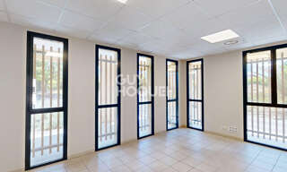 Bureau  225 m² à louer à Castres-Gironde (33640)