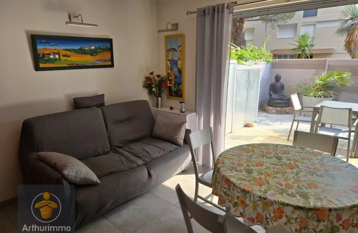 T2 CENTRE LE LAVANDOU — photo 4
