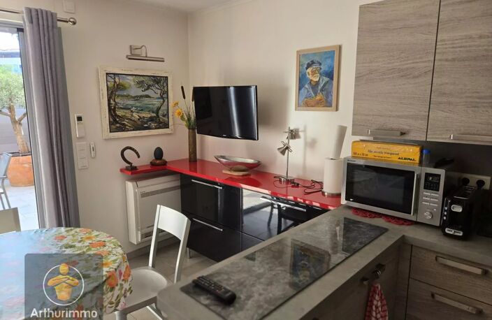 T2 CENTRE LE LAVANDOU — photo 5