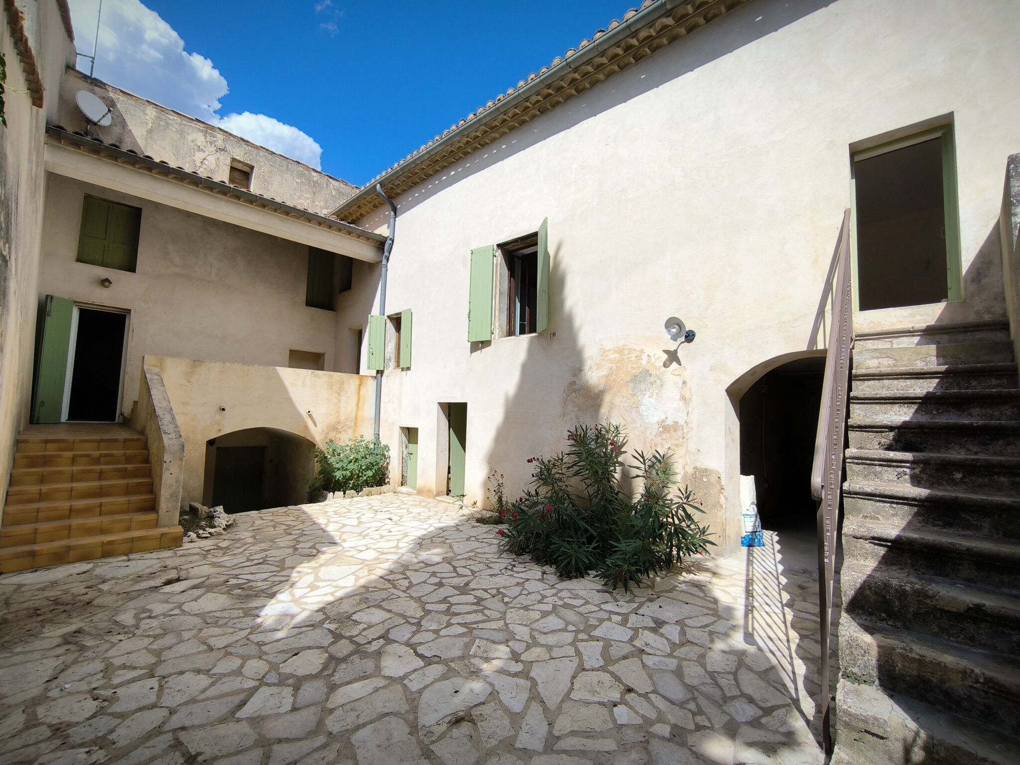 Maison de Village   T6 à vendre Uzès 30700