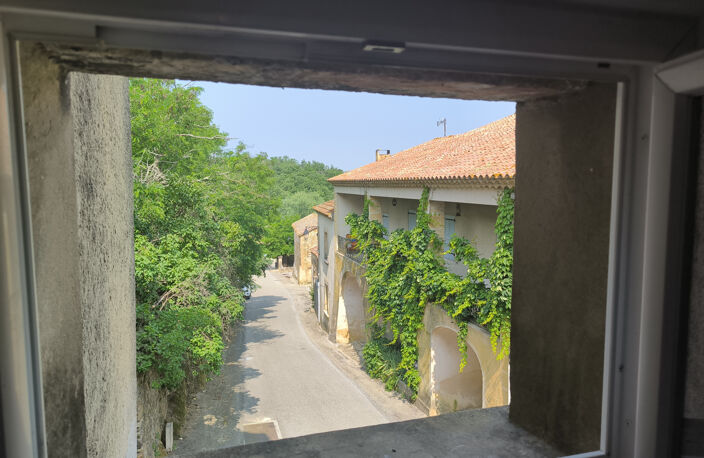 A 15 mn d'Uzès grande maison de village rénovée avec cour — photo 2