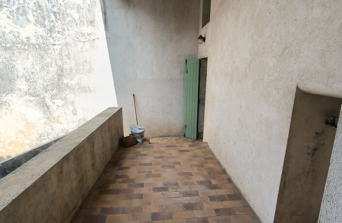 A 15 mn d'Uzès grande maison de village rénovée avec cour — photo 3