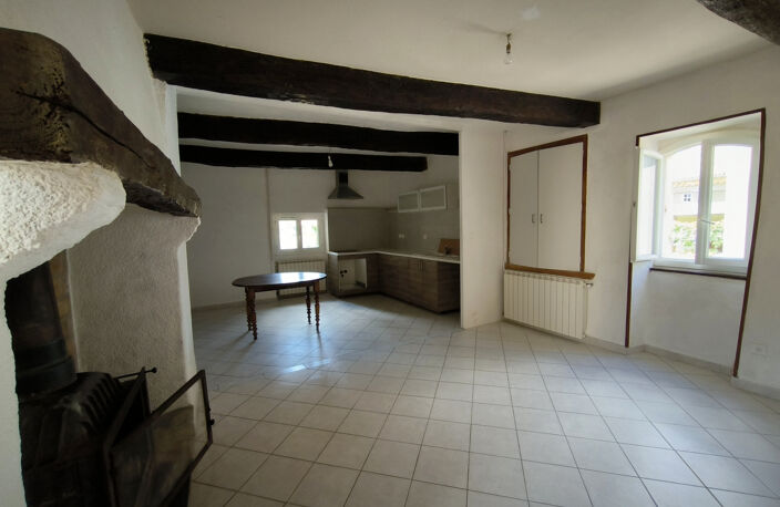 A 15 mn d'Uzès grande maison de village rénovée avec cour — photo 4
