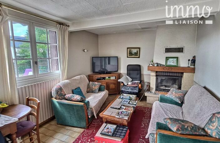 MAISON DE CARACTERE DANS LE BOURG  DE SAFFRE — photo 3