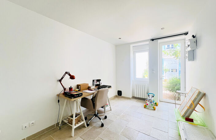 3 BEDROOM HOUSE WITH GARDEN — photo 5