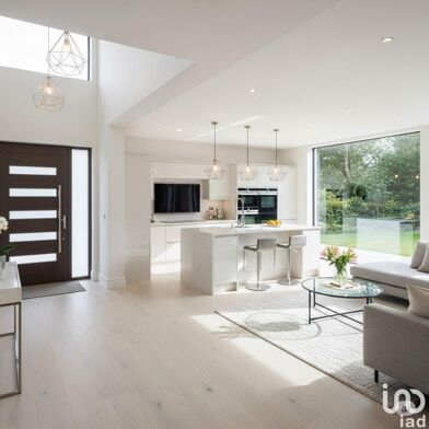 Appartement 5 pièces 302475 €