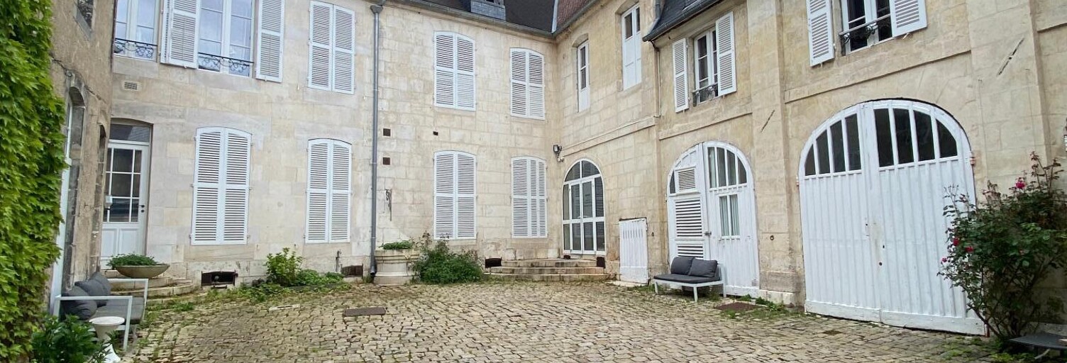 Maison  550 m² à vendre à Bourges (18000)