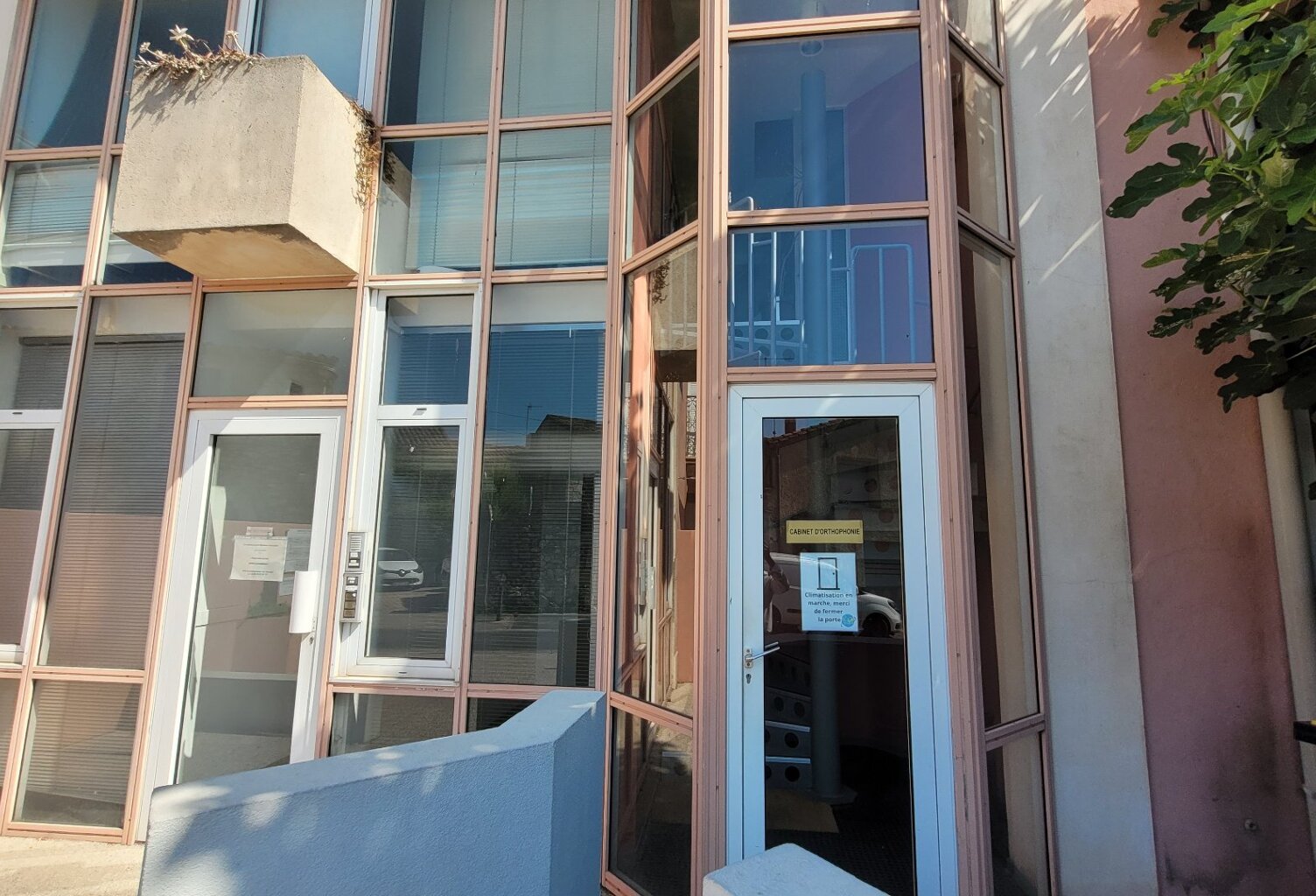 Bureau — photo 1