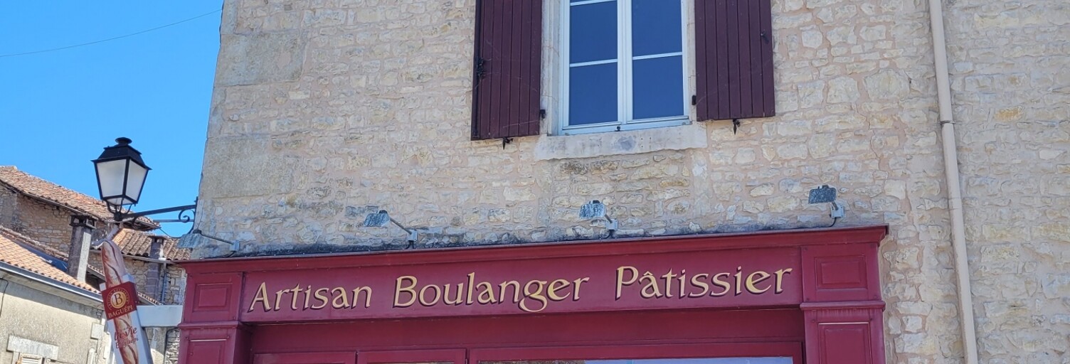 Immeuble  88 m² à vendre à Champagne-Mouton (16350)