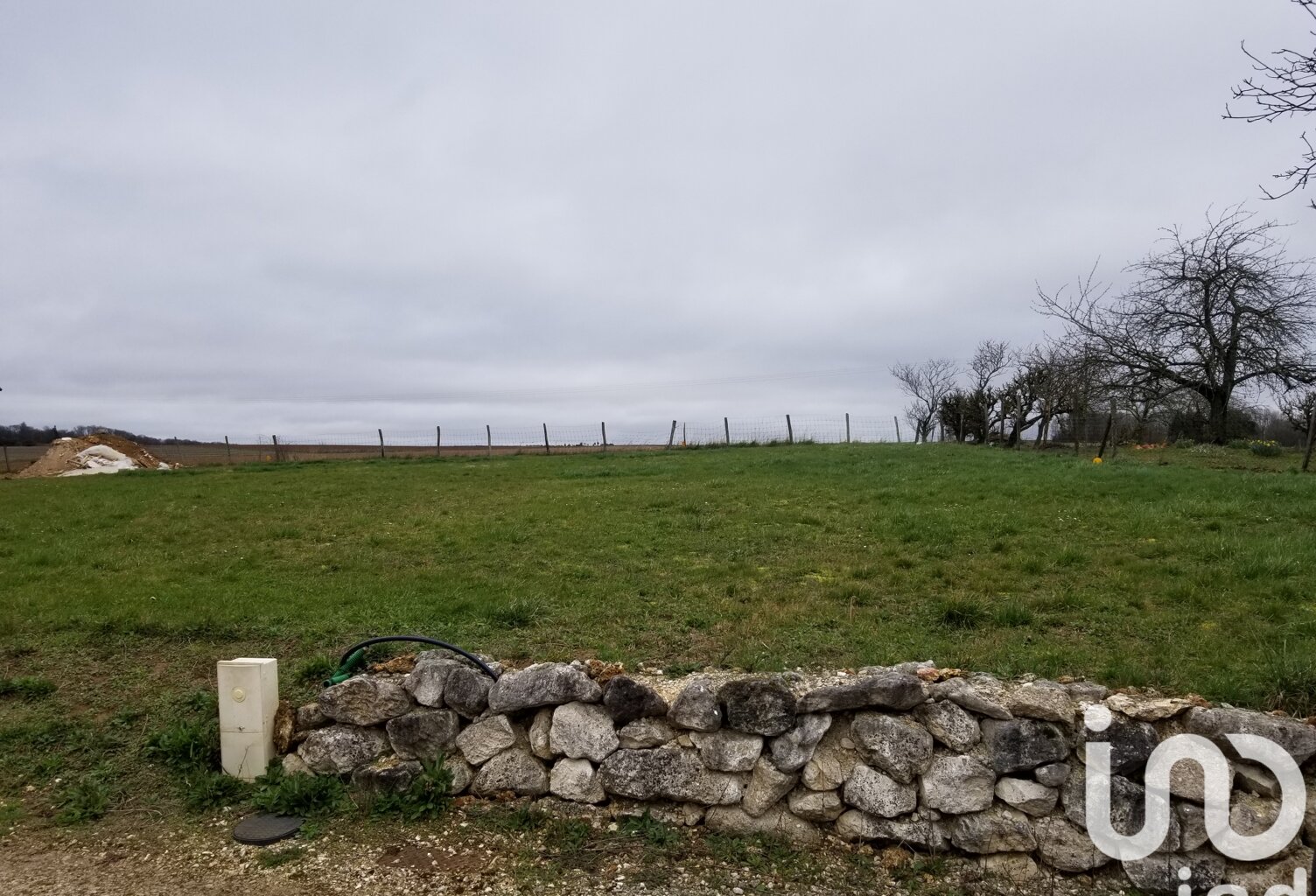 Vente Terrain 590 m&sup2; — photo 1