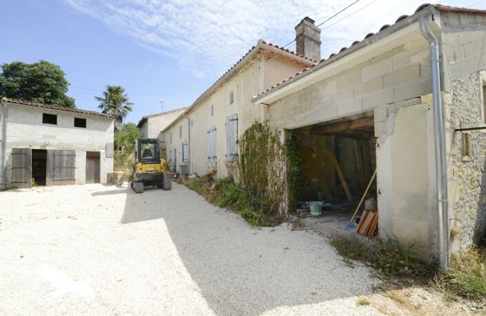 Vente maison 6 pièces 152 m² Touvre (16600) — photo 3