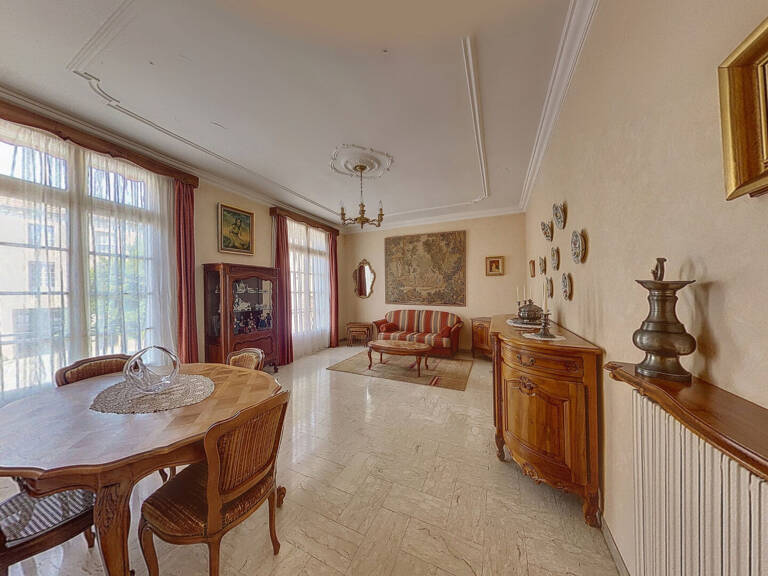 Avignon intra muros , dans un joli immeuble T6  -104M² — photo 1