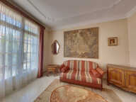 Avignon intra muros , dans un joli immeuble T6  -104M² — photo 3