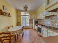 Avignon intra muros , dans un joli immeuble T6  -104M² — photo 4