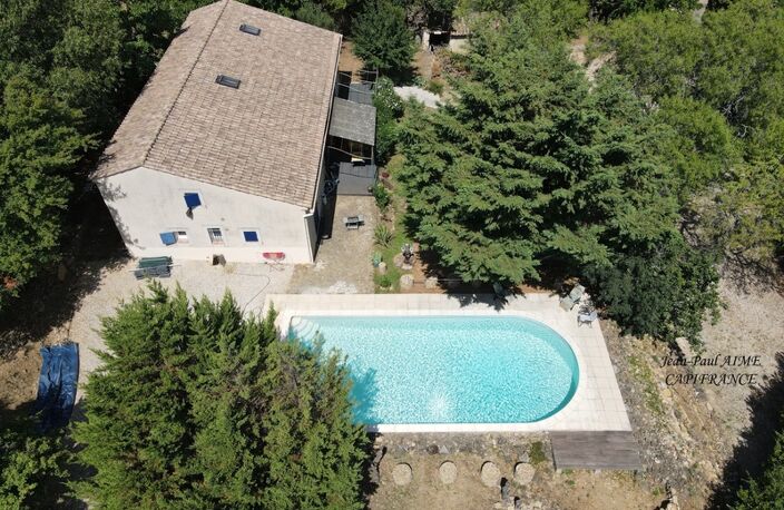 À Vendre – Gard Rhodanien -  SALAZAC Maison de Charme d'environ 200 m2 avec Piscine sur un terrain de 2079 m2 — photo 2