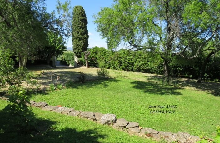À Vendre – Gard Rhodanien -  SALAZAC Maison de Charme d'environ 200 m2 avec Piscine sur un terrain de 2079 m2 — photo 3