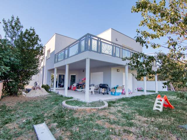 Doubs (25), à vendre Besançon, Les Montboucons, Maison 235 m2 ( T4 + T3 ) + terrain de 669 m2 — photo du bien