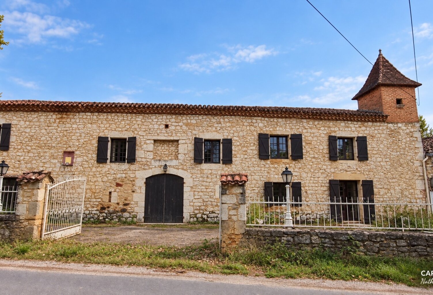 FUMEL – ENSEMBLE IMMOBILIER EN PIERRE À RÉNOVER SUR PRÈS DE 2 HA — photo 1