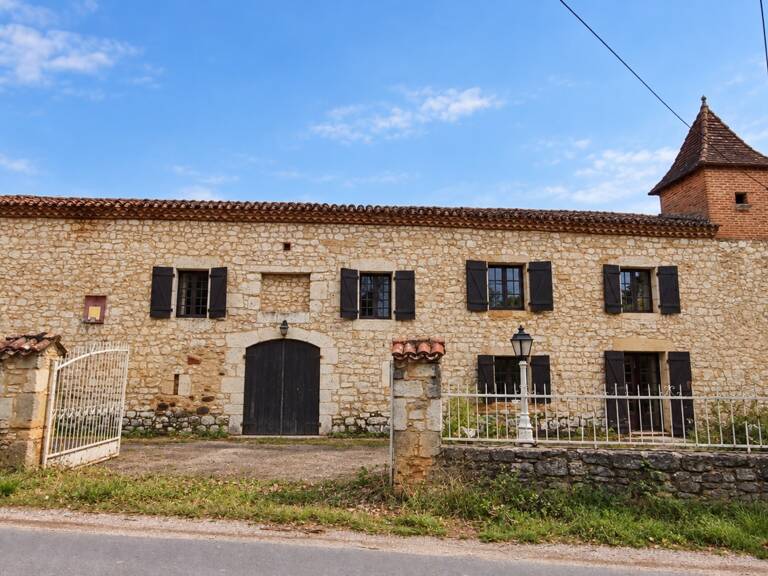 FUMEL – ENSEMBLE IMMOBILIER EN PIERRE À RÉNOVER SUR PRÈS DE 2 HA — photo 1