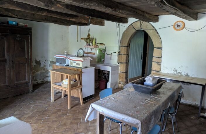 LOCMALO EN CAMPAGNE JOLIE MAISON EN PIERRE SOUS ARDOISE A RENOVER DE 3 PIECES 90M² ENVIRON PARCELLE DE 2569M² ENVIRON — photo 2