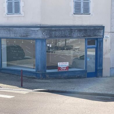 Commerce  297500 €