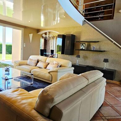 Maison 7 pièces 591760 €