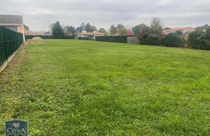 Vente terrain  2357 m² Buxerolles (86180) — photo 2