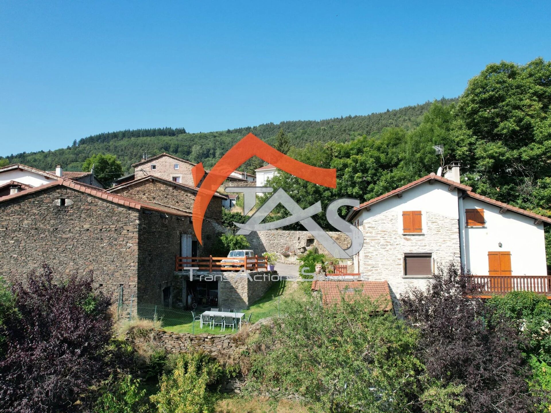 Maison 5 pièces 133 m² · à La Valla-en-Gier · 133 m² · 359 000 €