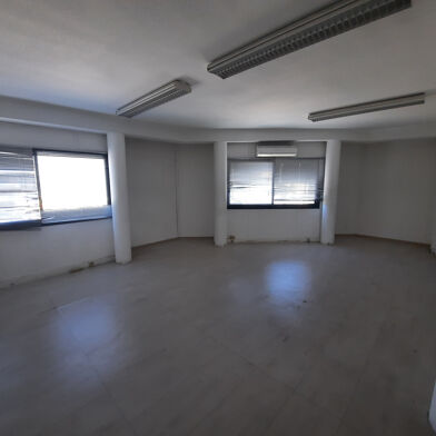 Bureau 2 pièces 389 €