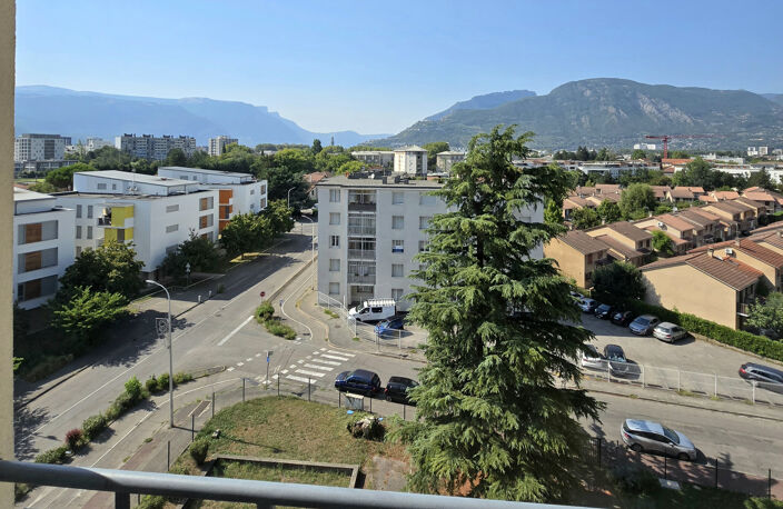 ST MARTIN D'HERES, 6 P + CUISINE — photo 2