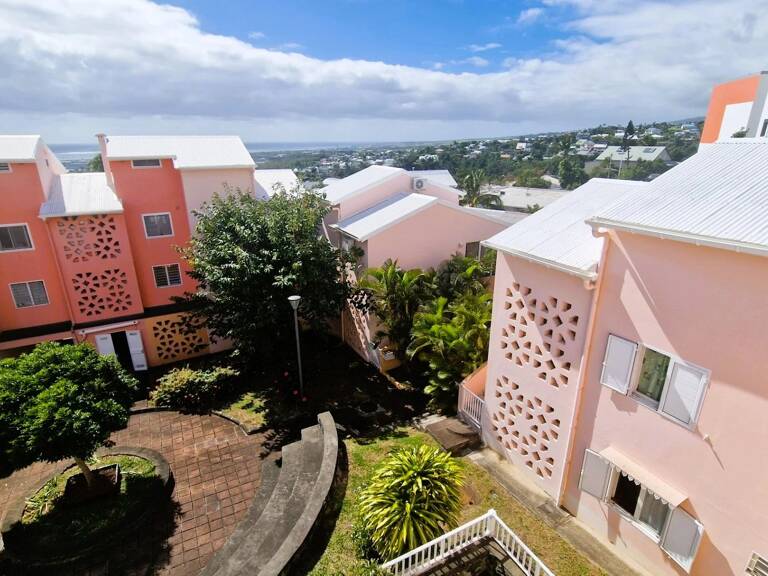 Appartement T3 Duplex le Moufia — photo 1