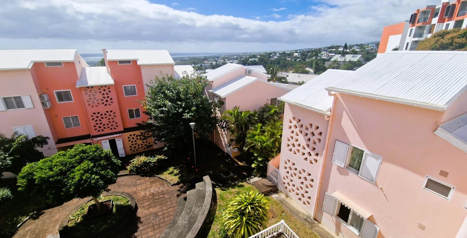 Appartement T3 Duplex le Moufia — photo 1