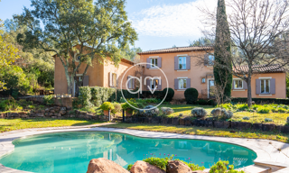 Maison 11 Pièces 285 m² à vendre à Cuers (83390)