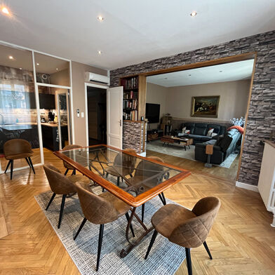 Appartement 4 pièces 220000 €