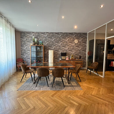 Appartement 4 pièces 220000 €