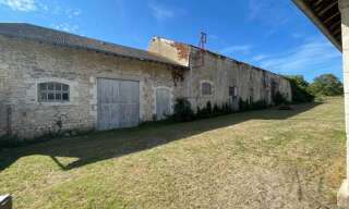 Immeuble  705 m² à vendre à Port-d'Envaux (17350)