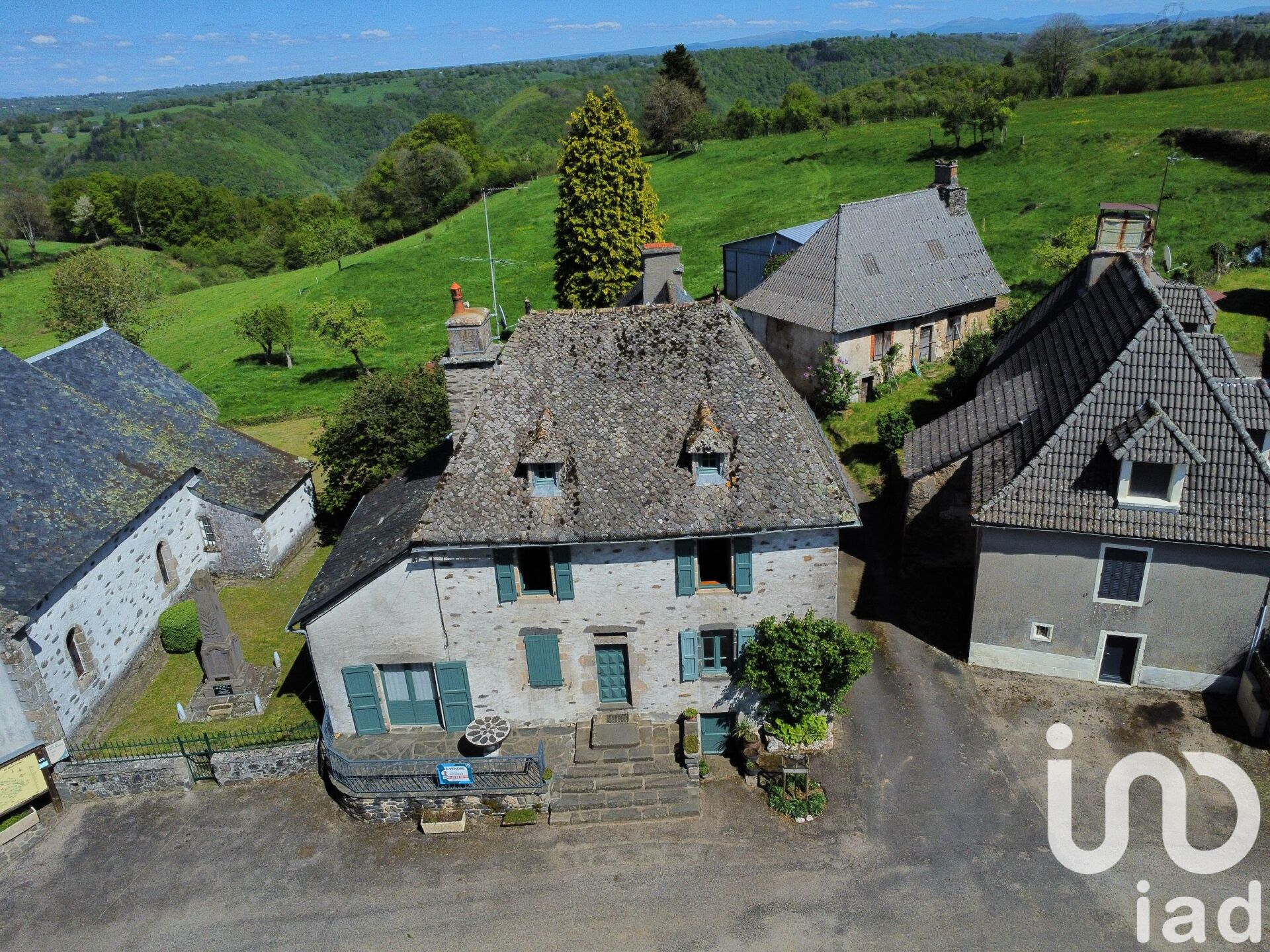 Pleaux - 106m² - 4p.