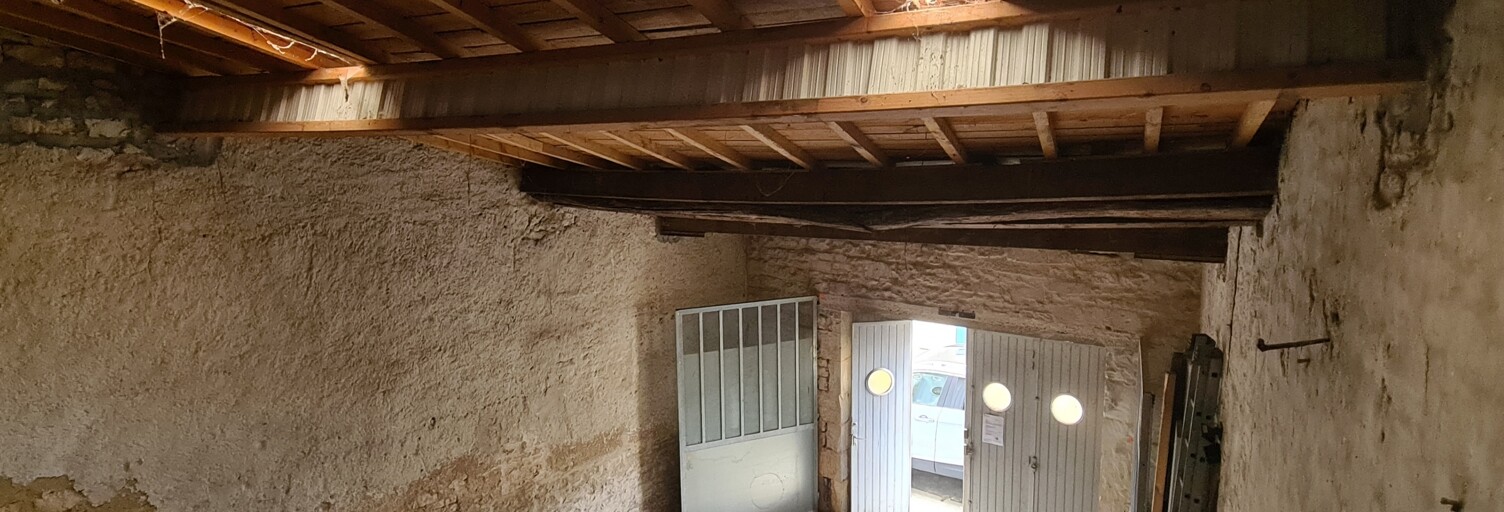 Garage  80 m² à vendre à Surgères (17700)