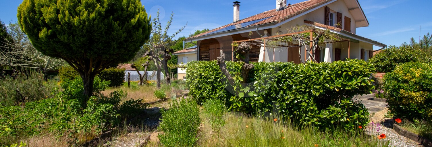 Maison 8 Pièces 191 m² à vendre à Saint-Julien-en-Born (40170)