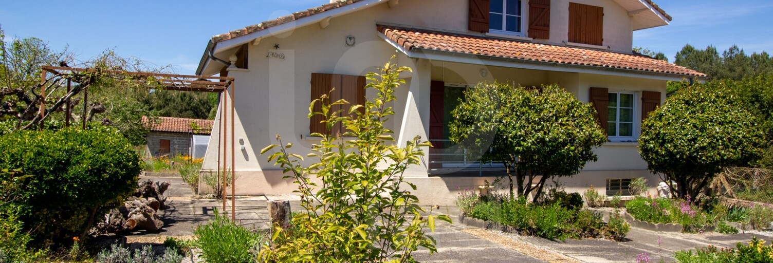 Maison 8 Pièces 191 m² à vendre à Saint-Julien-en-Born (40170)