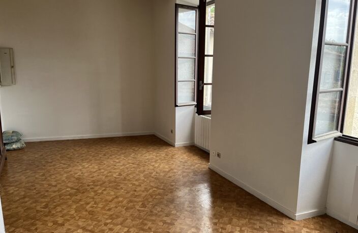 Vente immeuble   Saint-Sever (40500) — photo 2