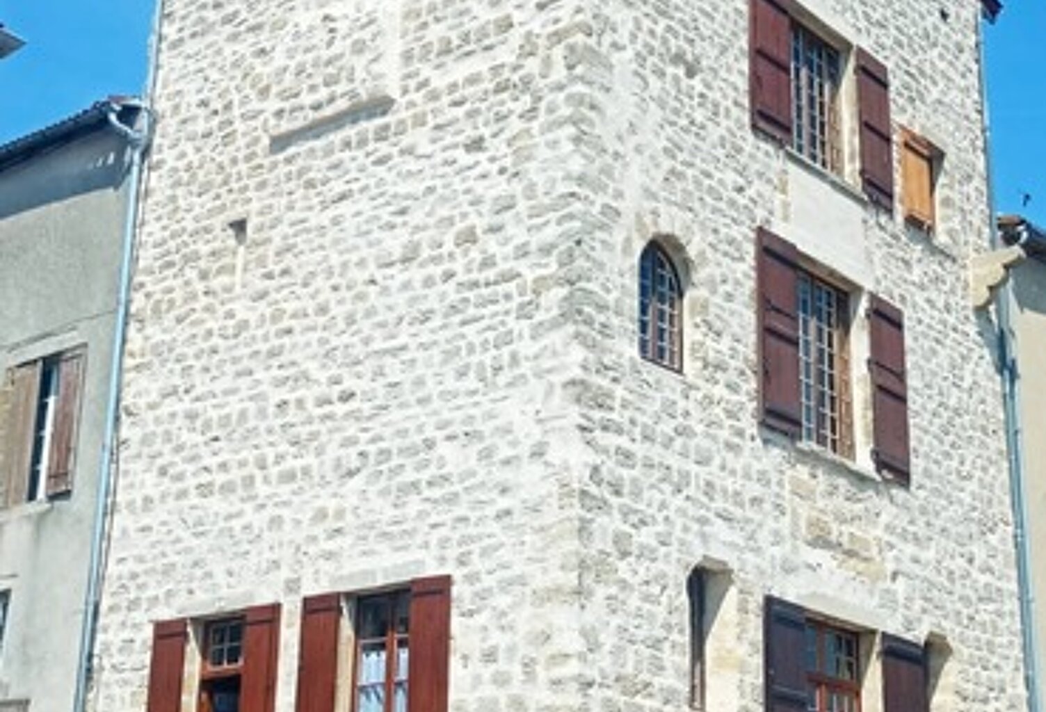 À Vendre – Bien d’Exception : Maison-Tour Médiévale du XIVᵉ siècle à Meilhan-sur-Garonne (47) — photo 1