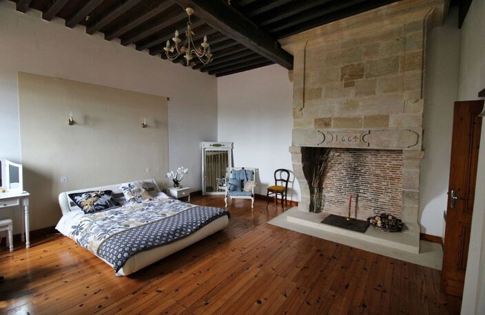 À Vendre – Bien d’Exception : Maison-Tour Médiévale du XIVᵉ siècle à Meilhan-sur-Garonne (47) — photo 5