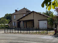 MAISON DE CARACTERE 250 M2 HABITABLES, GARAGE EN PIERRE 65 M2, HANGAR AGRICOLE 260 M2, JARDIN 5000 M2 — photo 2