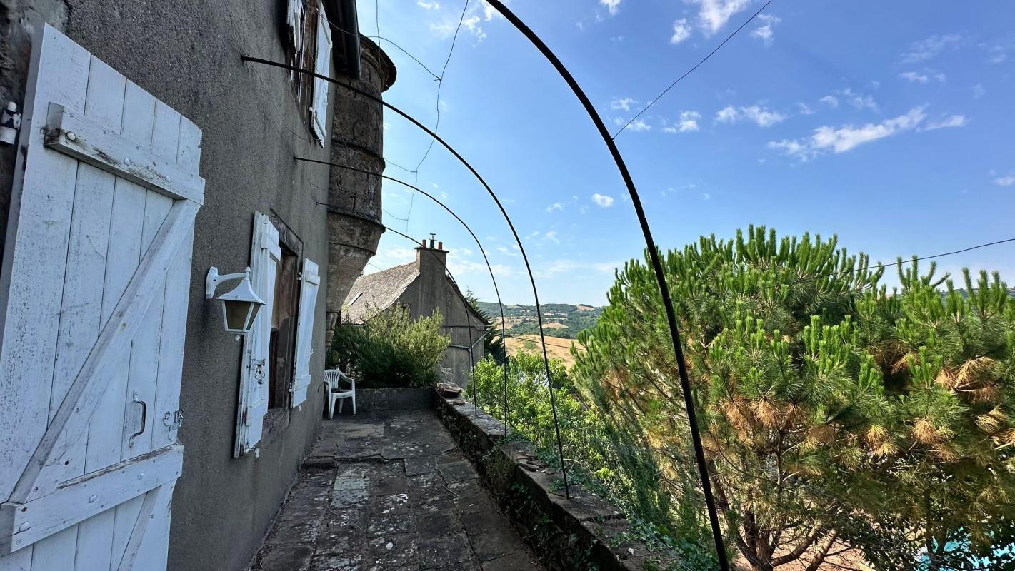 Villa / Maison  T6 à vendre Saint-Christophe-Vallon 12330