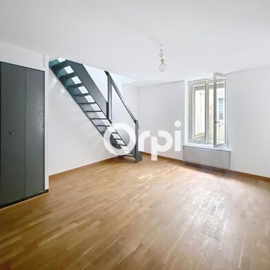 Appartement 1 pièces 582 €